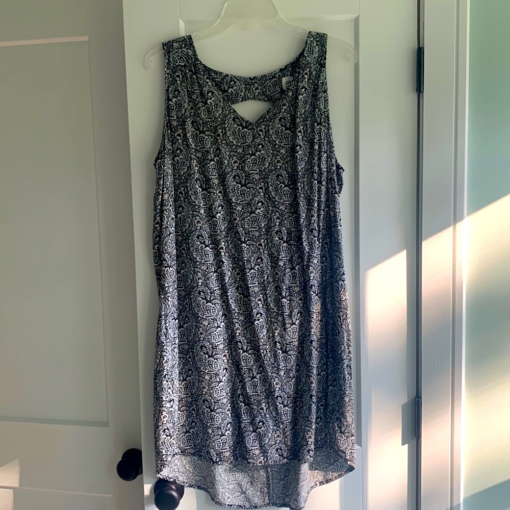 GAP v-neck XL black and white paisley shift dress
